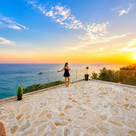Ionian Horizon Luxury Private Estate * Kontogialos